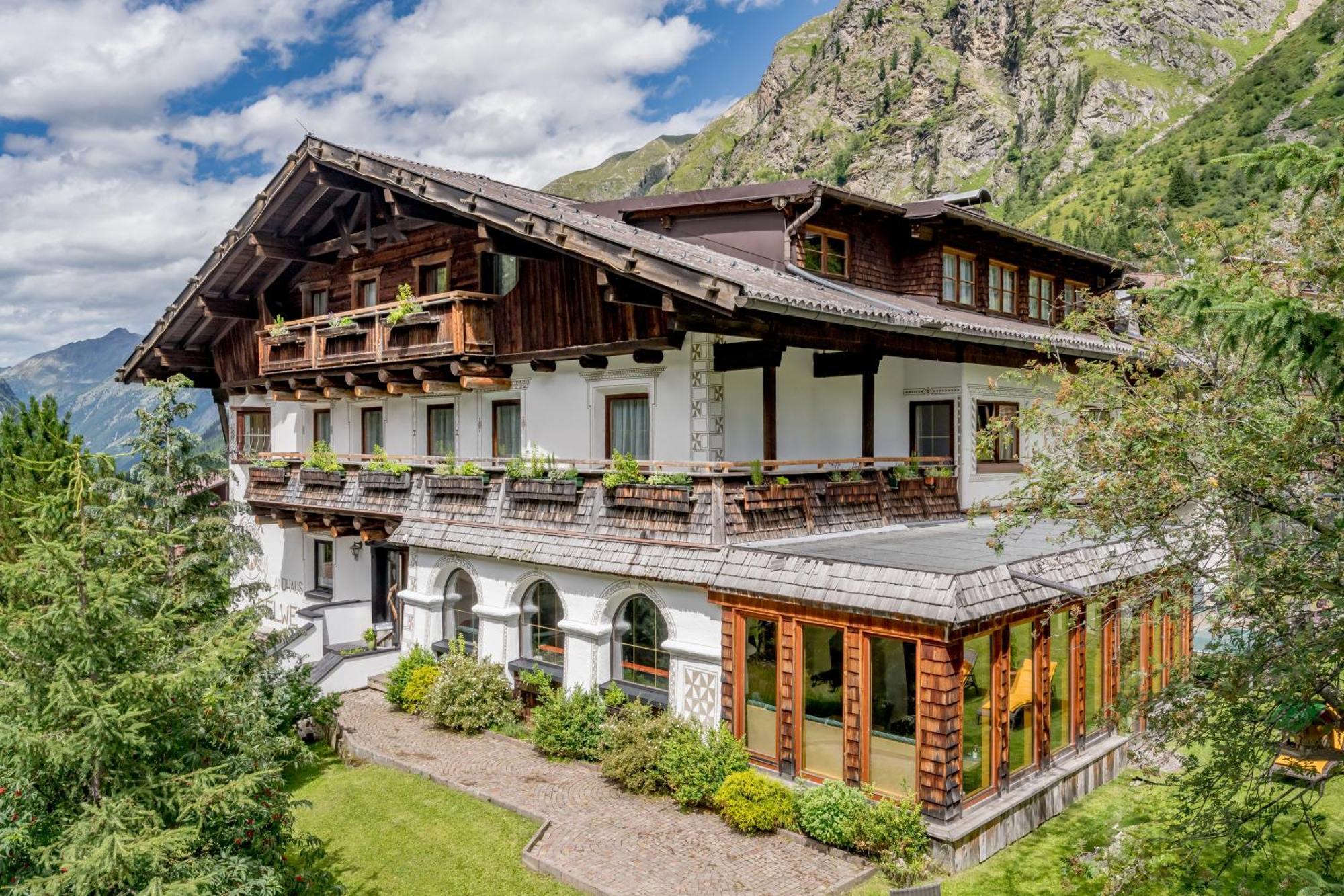 Hotel Landhaus Edelweiss Sankt Leonhard im Pitztal Exterior foto